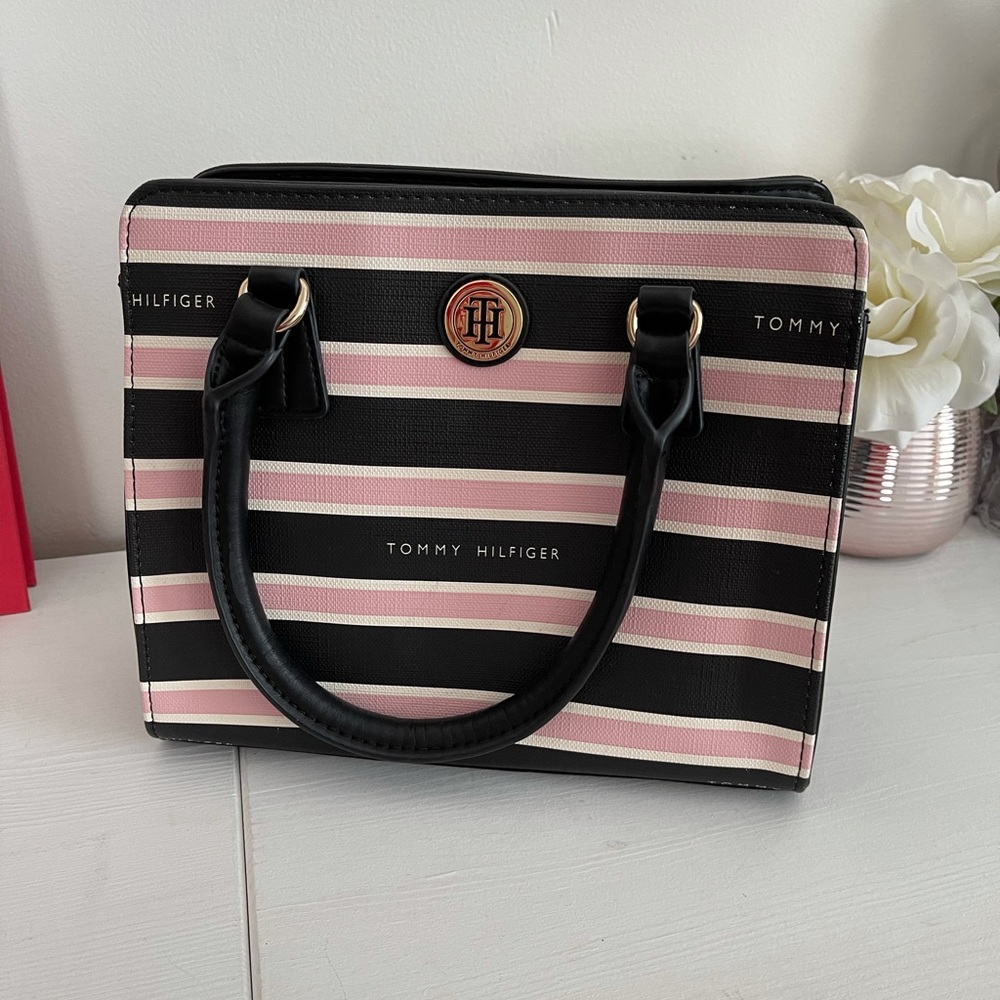 Tommy Hilfiger purse